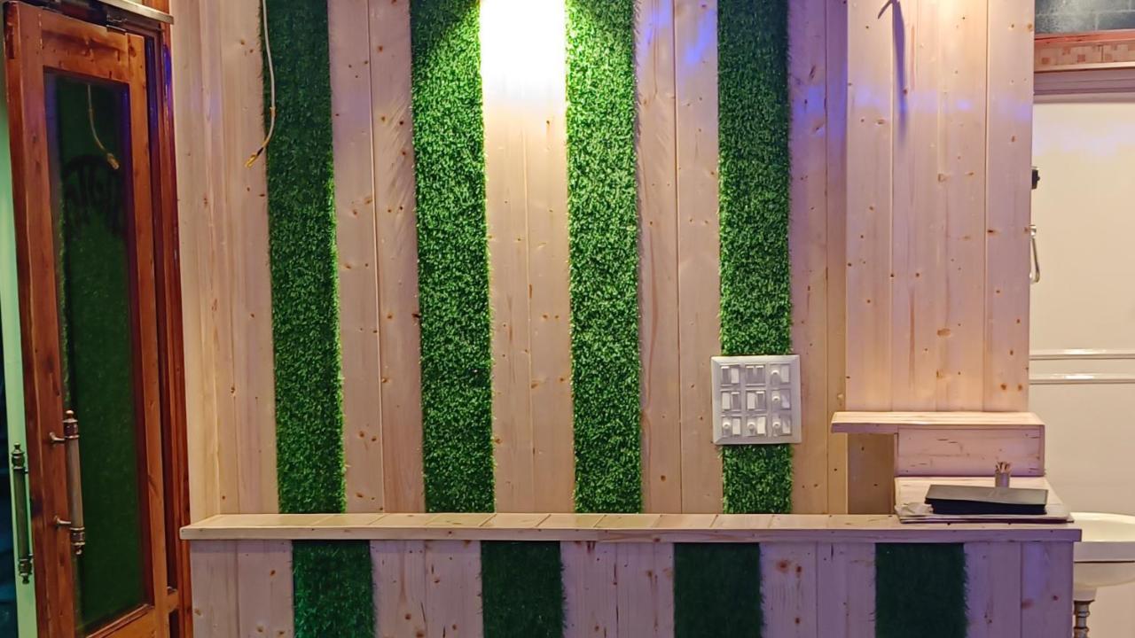 什瓦力克河畔度假酒店 阿尔莫拉 外观 照片